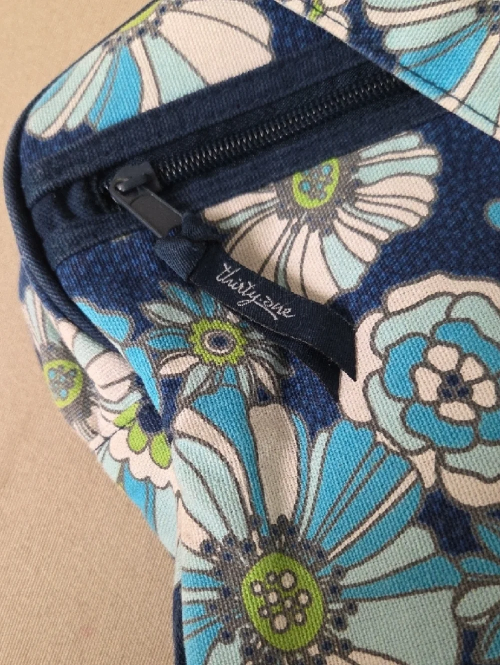 thirty-one quilted cosmetic